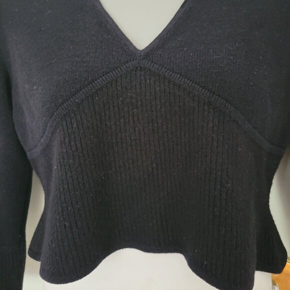 St John Basics L Black Ribbed V Neck Cropped Sweater Top USA - Picture 3 of 6